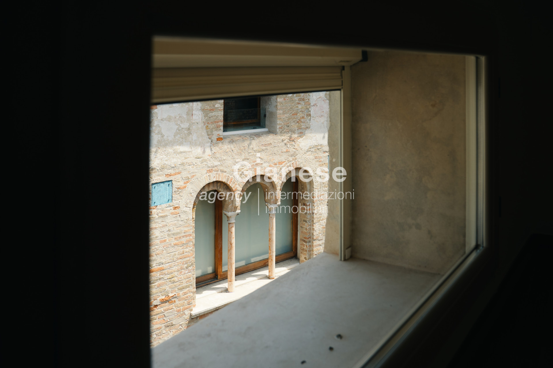 IN PALAZZO STORICO