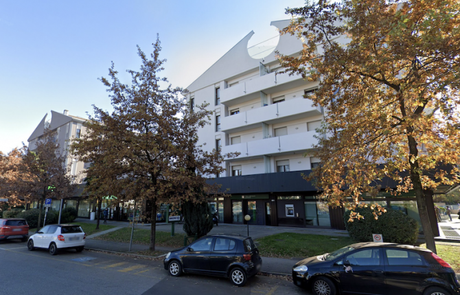 Esterno 1